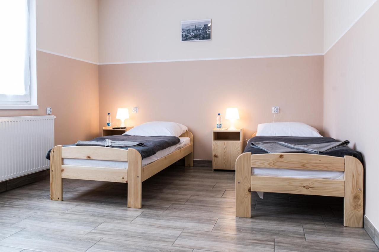 Dom Wycieczkowy "Na Stadionie" Hotel Kłodzko Eksteriør billede