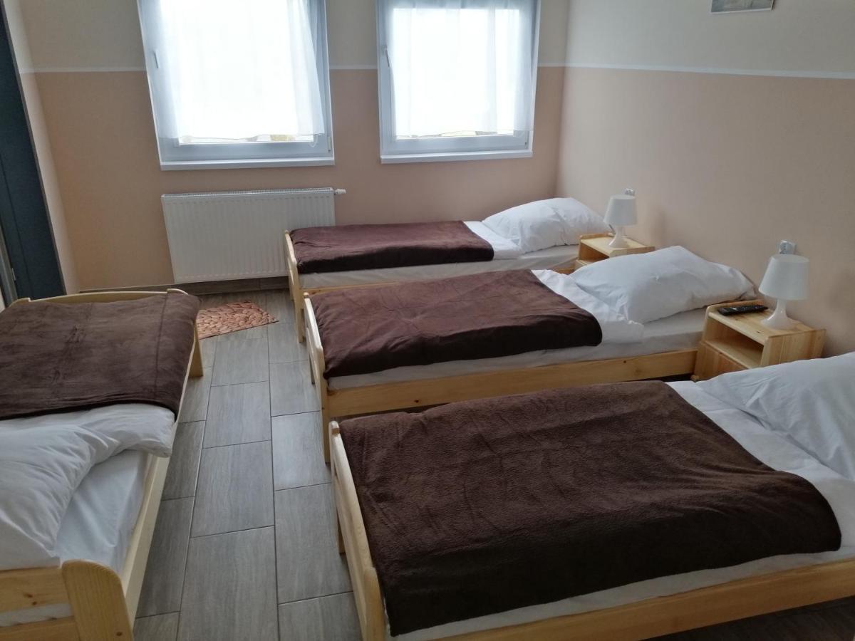 Dom Wycieczkowy "Na Stadionie" Hotel Kłodzko Eksteriør billede