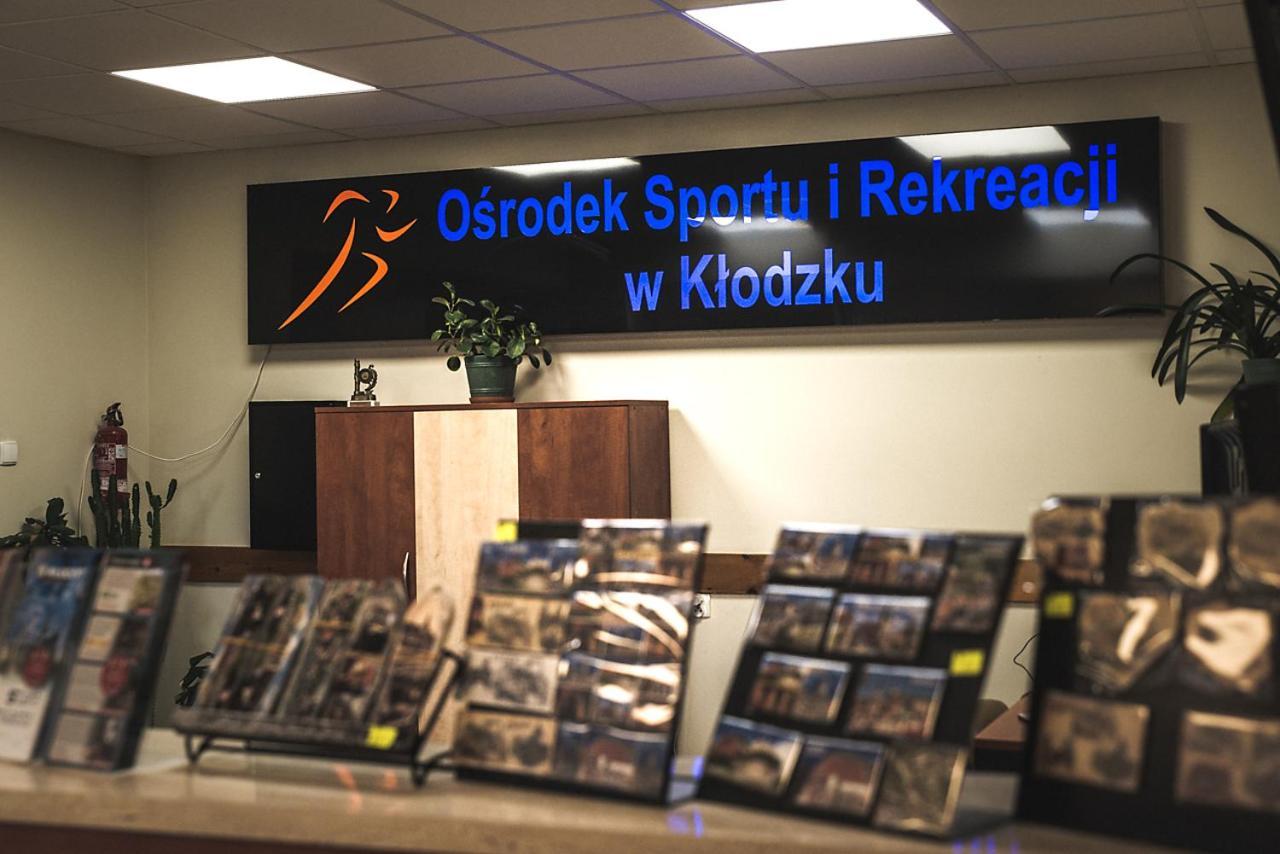 Dom Wycieczkowy "Na Stadionie" Hotel Kłodzko Eksteriør billede