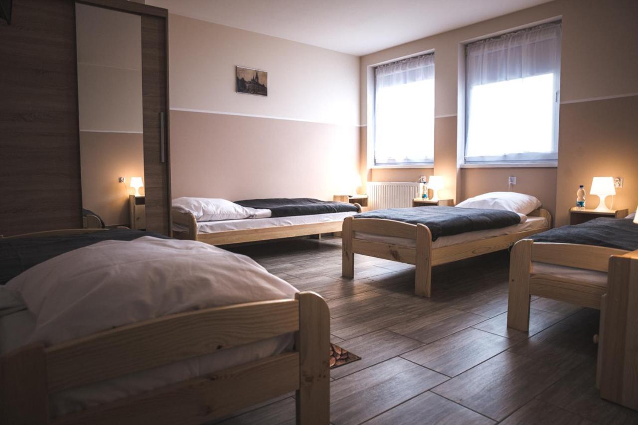 Dom Wycieczkowy "Na Stadionie" Hotel Kłodzko Eksteriør billede